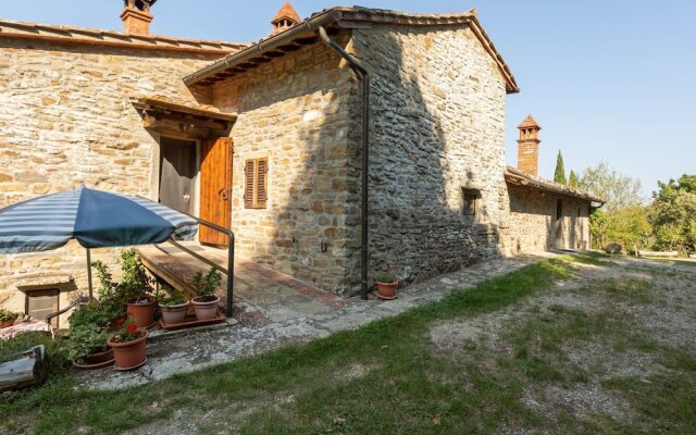 Idyllic Farmhouse With Bbq, Swimming Pool, Terrace, Garden