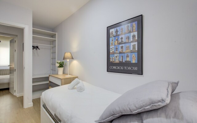 Cozy Apartment in Conde Duque