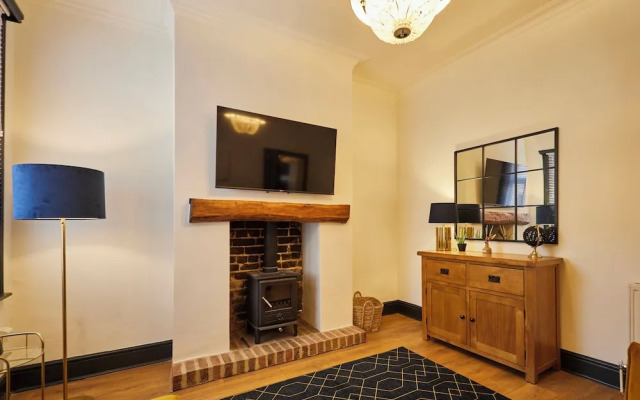 Host Stay Darcey House