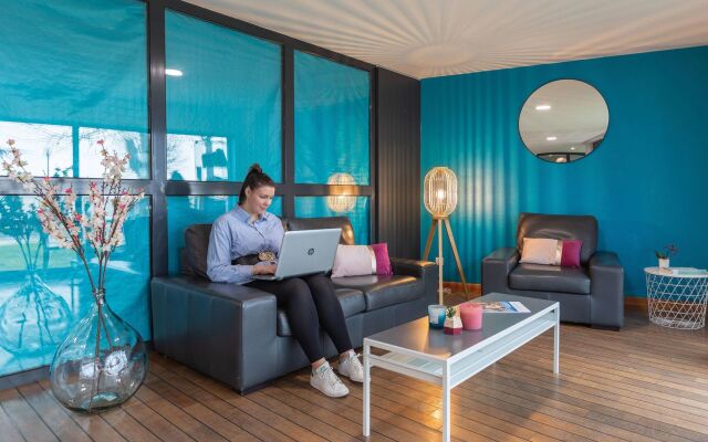 Zenitude Hôtel - Résidences Magny les Hameaux