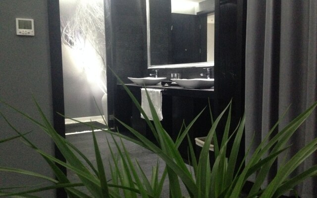 Air Hotel