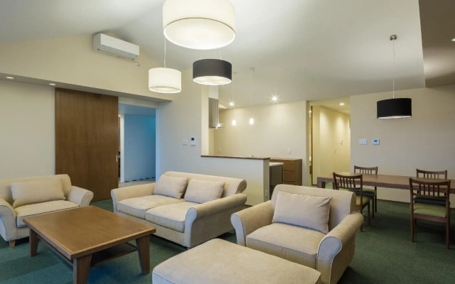Condominium T-Room