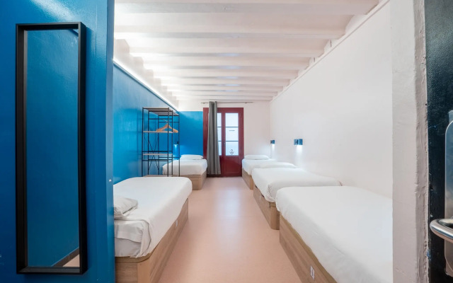 Ideal Youth Hostel