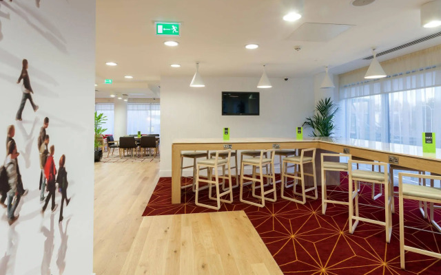 Hampton by Hilton London Gatwick Airport