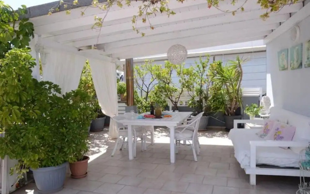 Maisonette Near Beach & City Center