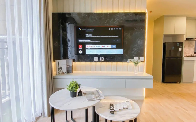 Modern Look And Restful 3Br At Meikarta Apartment