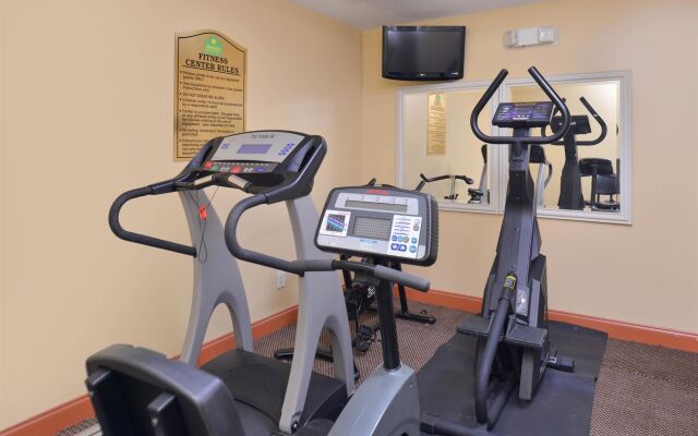 Douglas Inn And Suites