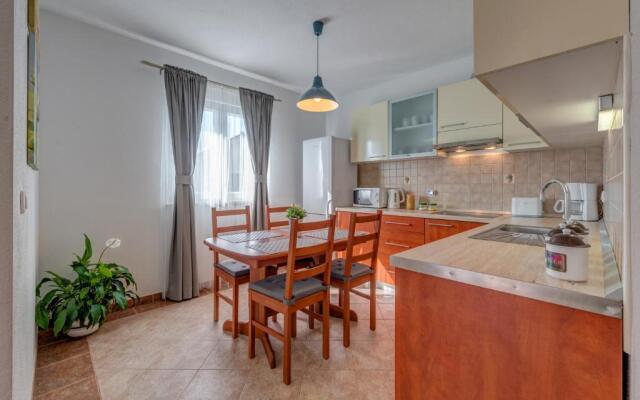 Holiday Home Mirna Vala