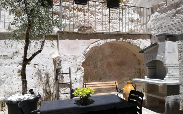 Sassi Sotto Le Stelle