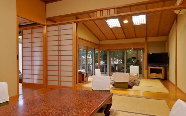 Atami Onsen Sampeiso