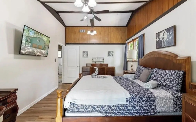 Rustic Lakehouse kayaks fishing bonfires