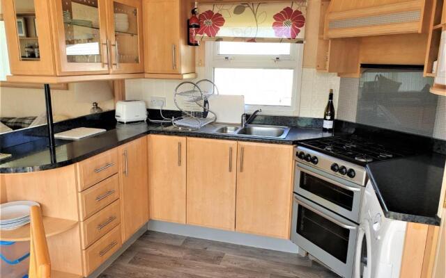 Caravan North Wales - Lyons Robin Hood Holiday Park