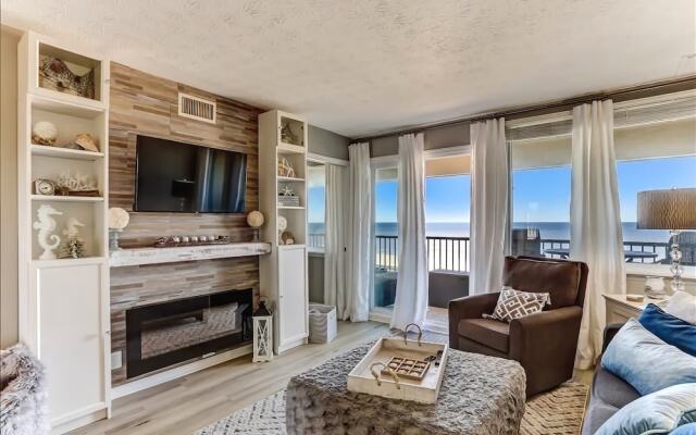Coral Sands Beautiful Condominium by RedAwning