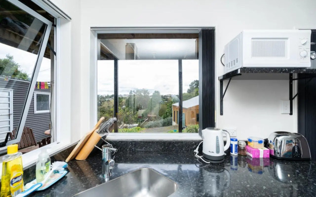 Apartment on Robert Rd