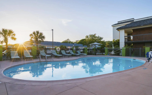 Quality Hotel Morehead City