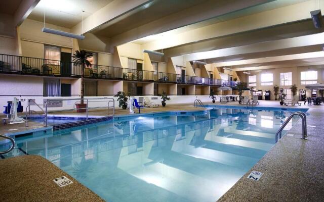 Country Inn & Suites by Radisson, Fergus Falls, MN