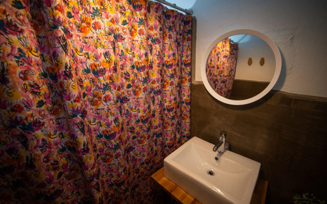 Santurcia Hostel & Bar