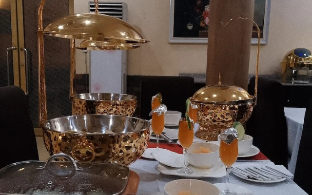 Ice Grand Hotel & Suites