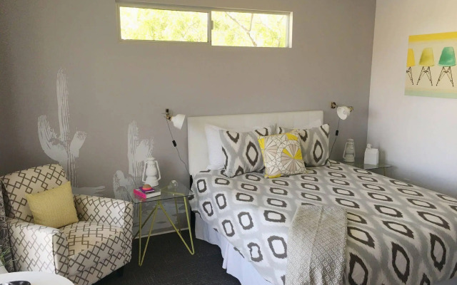 The Wesley by AvantStay – Mid-Century Modern Oasis with Pool