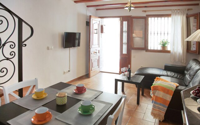 Rustic Med Castell