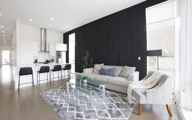 4-bedroom Penthouse w 2 Large Balconies Rooftop