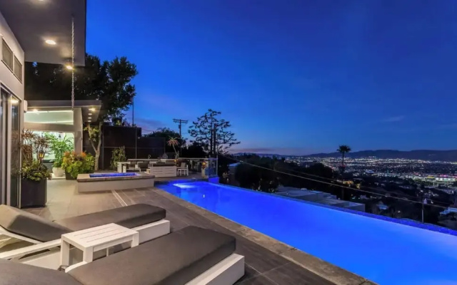 Mulholland View - Mid-century Modern Escape w/ Infinity Pool