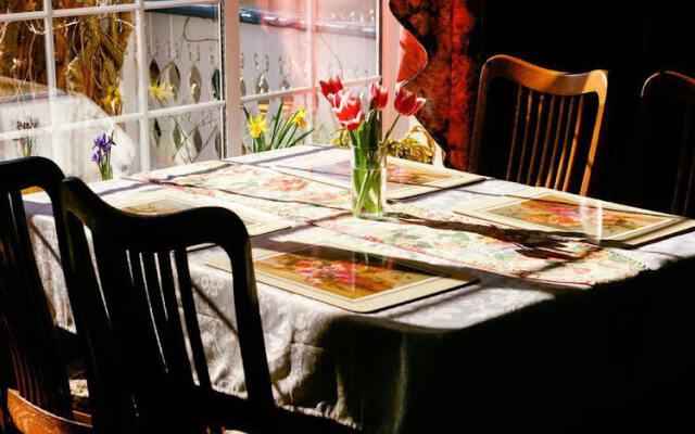 Holmesdale House Bed and Breakfast