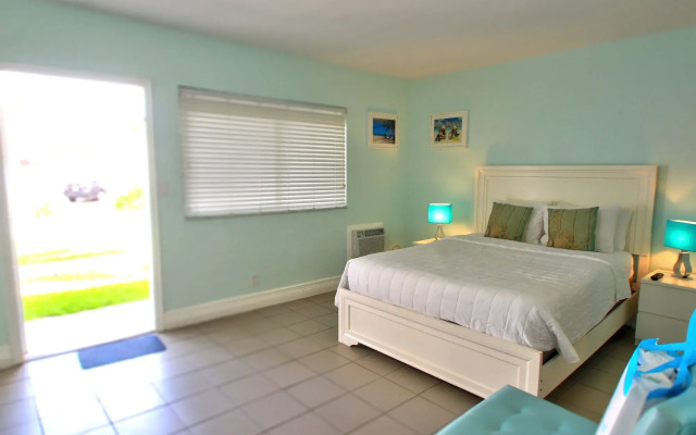 Hollywood Beachside Boutique Suites