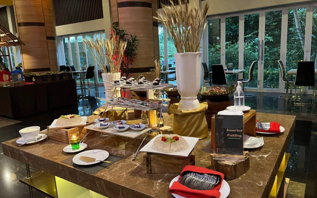 Lorin Sentul Hotel