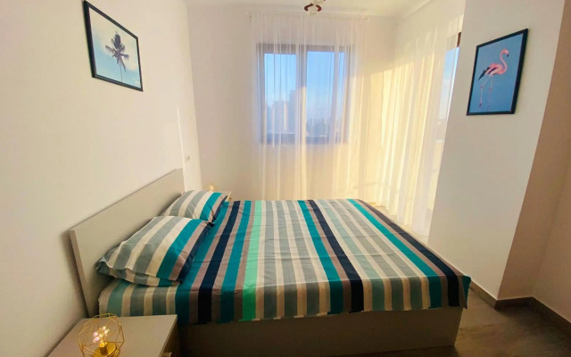 SOHO Apartment - City View with Rooftop Garden