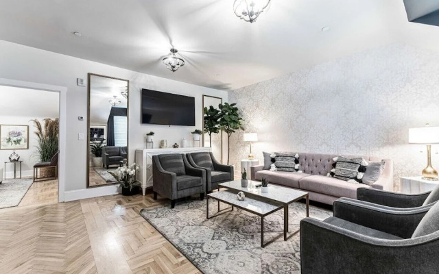 The Inn On Officers Garden