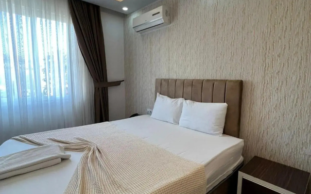 Grand Black Hotel