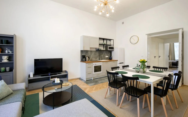 Wawelove Spacious 3 Bedroom Apartment