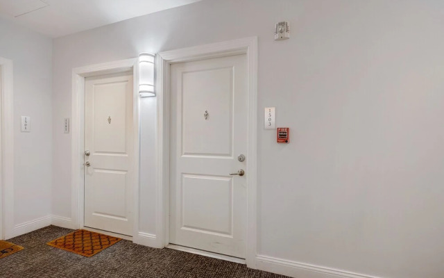 FRONTDESK Penn Street Tower Apts Downtown Indy