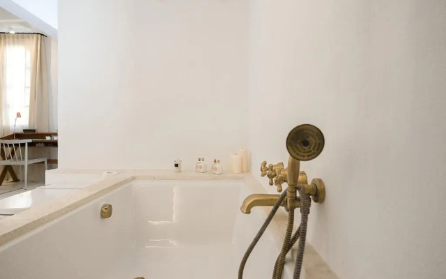 S'Hotelet d'es Born - Suites & SPA