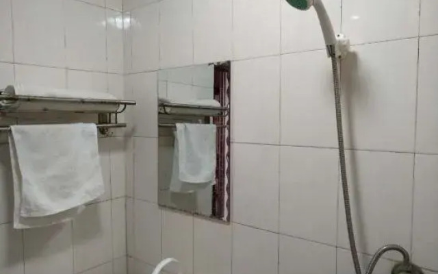 Xinxiang Jidong Hotel