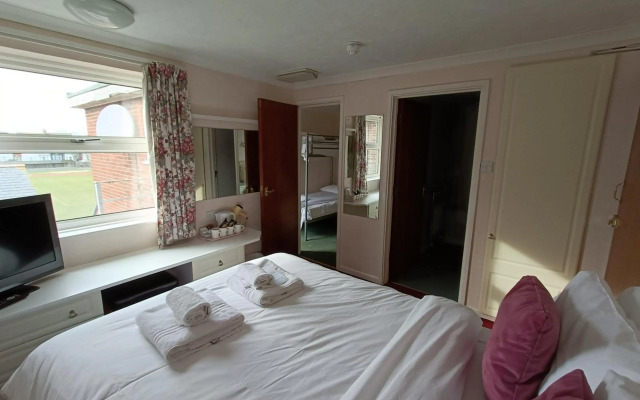 The Palm Court Hotel