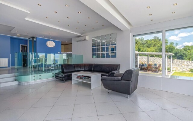 Stunning Home in Crikvenica With Wifi and 4 Bedrooms