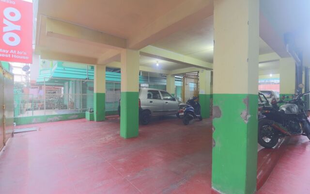 OYO 18330 Stay At Jo's Guest House