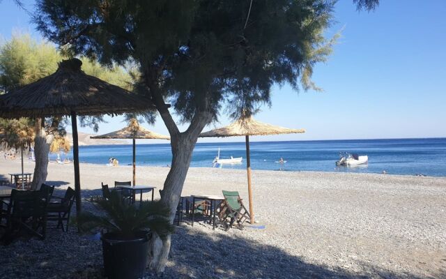 Seaside Cozy House ON THE SEASouth Crete