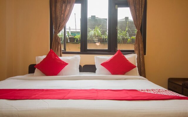 Hotel Golden Shangrila By OYO Rooms