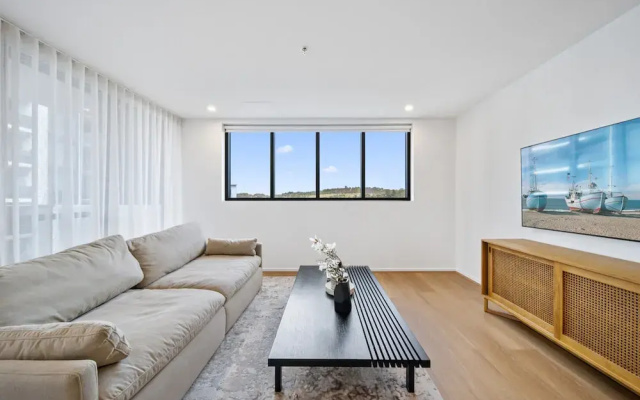 2-bed Haven: Impeccable Interiors & Chic Amenities
