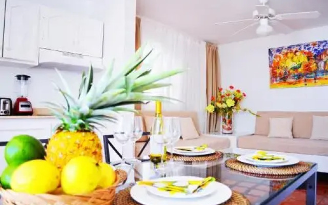 Beach Villas & Apartments Larimar