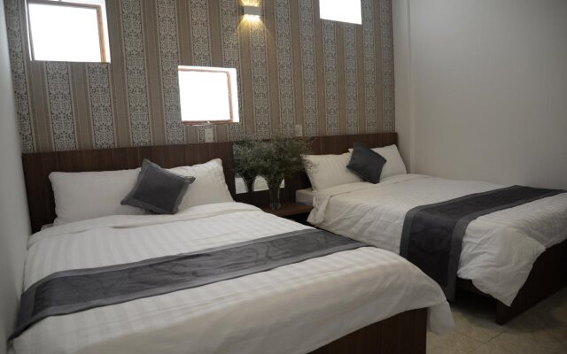 Amis Hotel