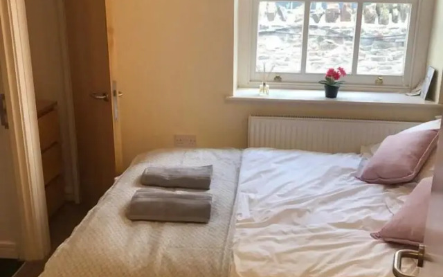 Fabulous, Modern 2 Bed Flat in Central Cardiff