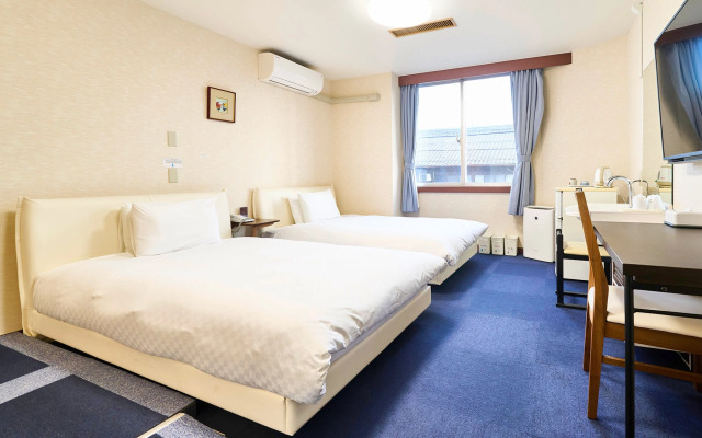 Okasan Hotel