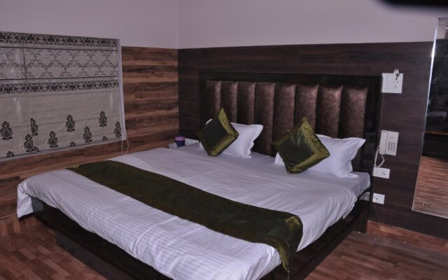 Ekam Lodge