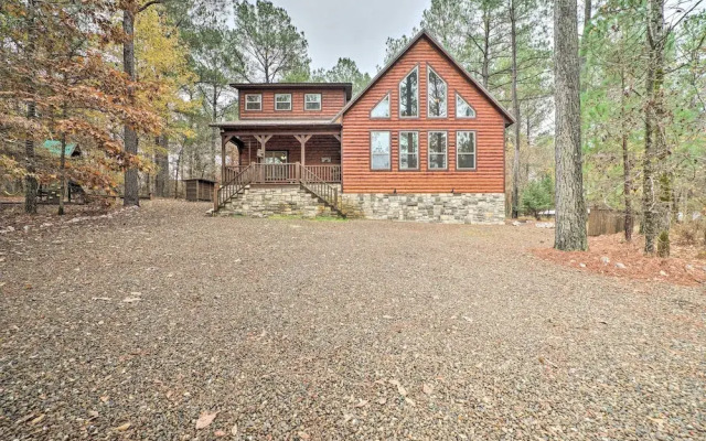 Expansive Broken Bow Cabin w/ Hot Tub & Playset!