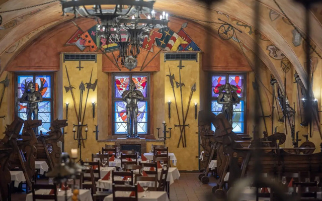 Pytloun Old Armoury Hotel Prague
