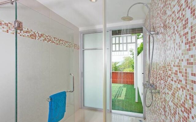 Jomtien Waree 9 with 6 bedrooms